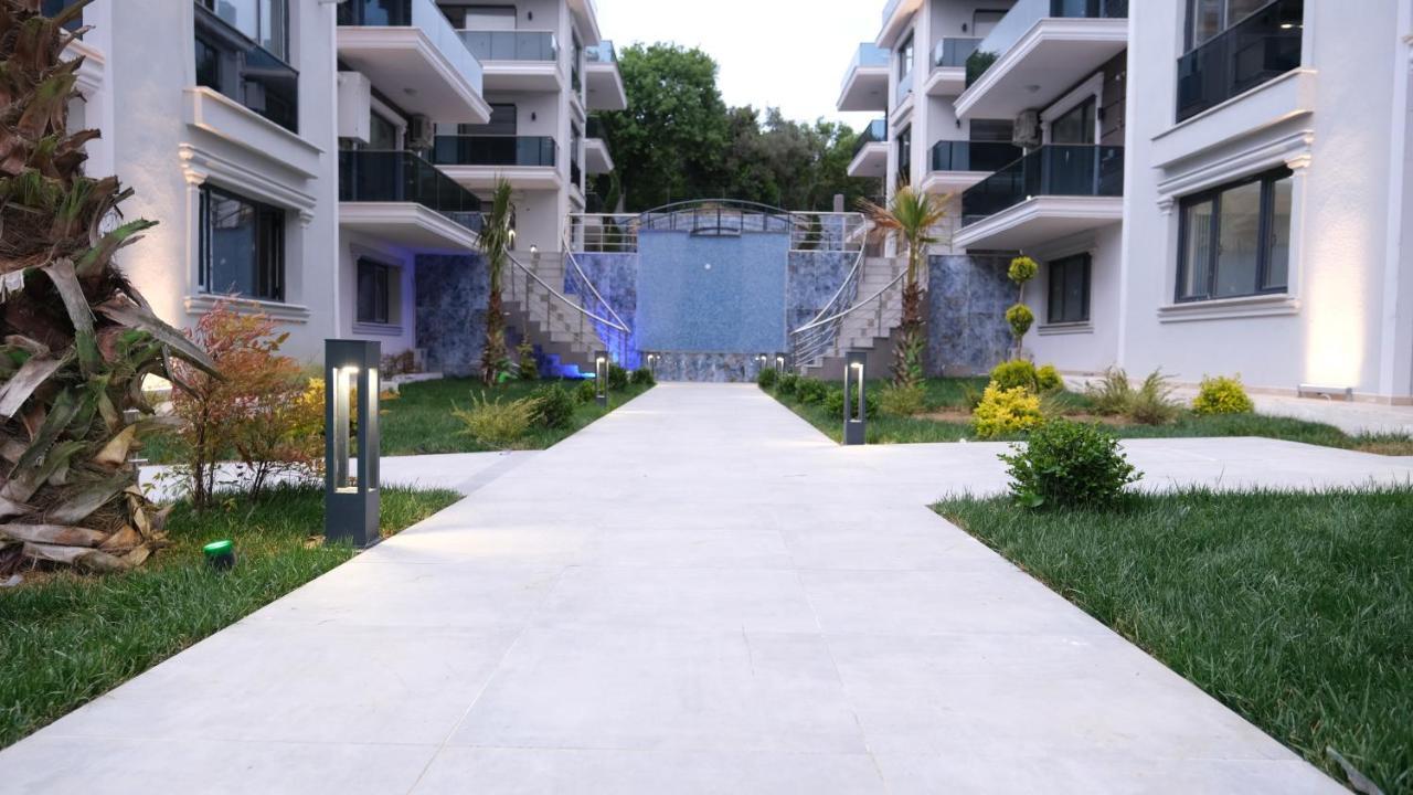 אפרטהוטל ילובה Flower City Suits מראה חיצוני תמונה